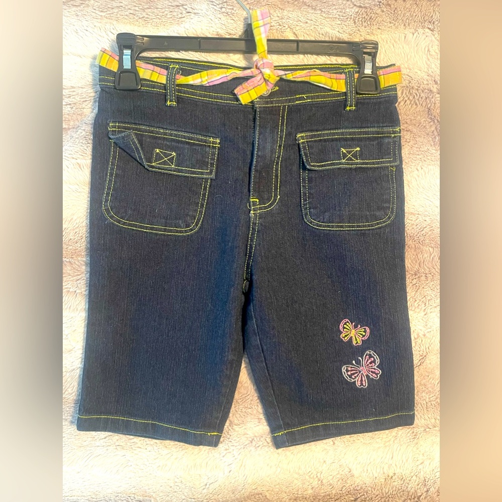 Girls Old Navy Jean Shorts With Butterfly Stitching And Cute Front Pockets 10/12